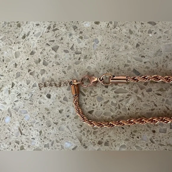 Medium 18K Rose Gold Plated Short XO chain - Picture 8 of 8
